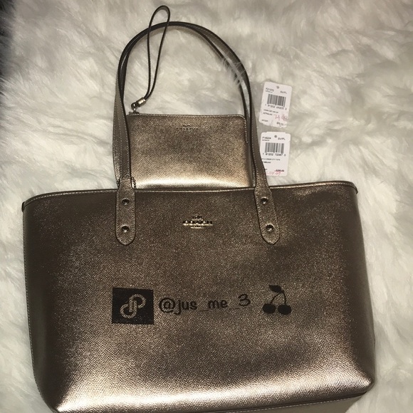  Silver/Platinum Coach Tote & Matching wristlet - Picture 8 of 8